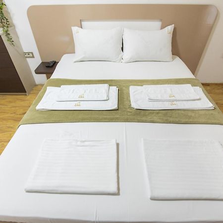 4 Rooms Apartments Nis Bagian luar foto
