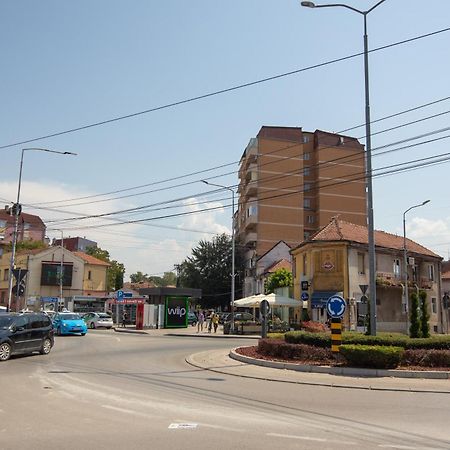 4 Rooms Apartments Nis Bagian luar foto