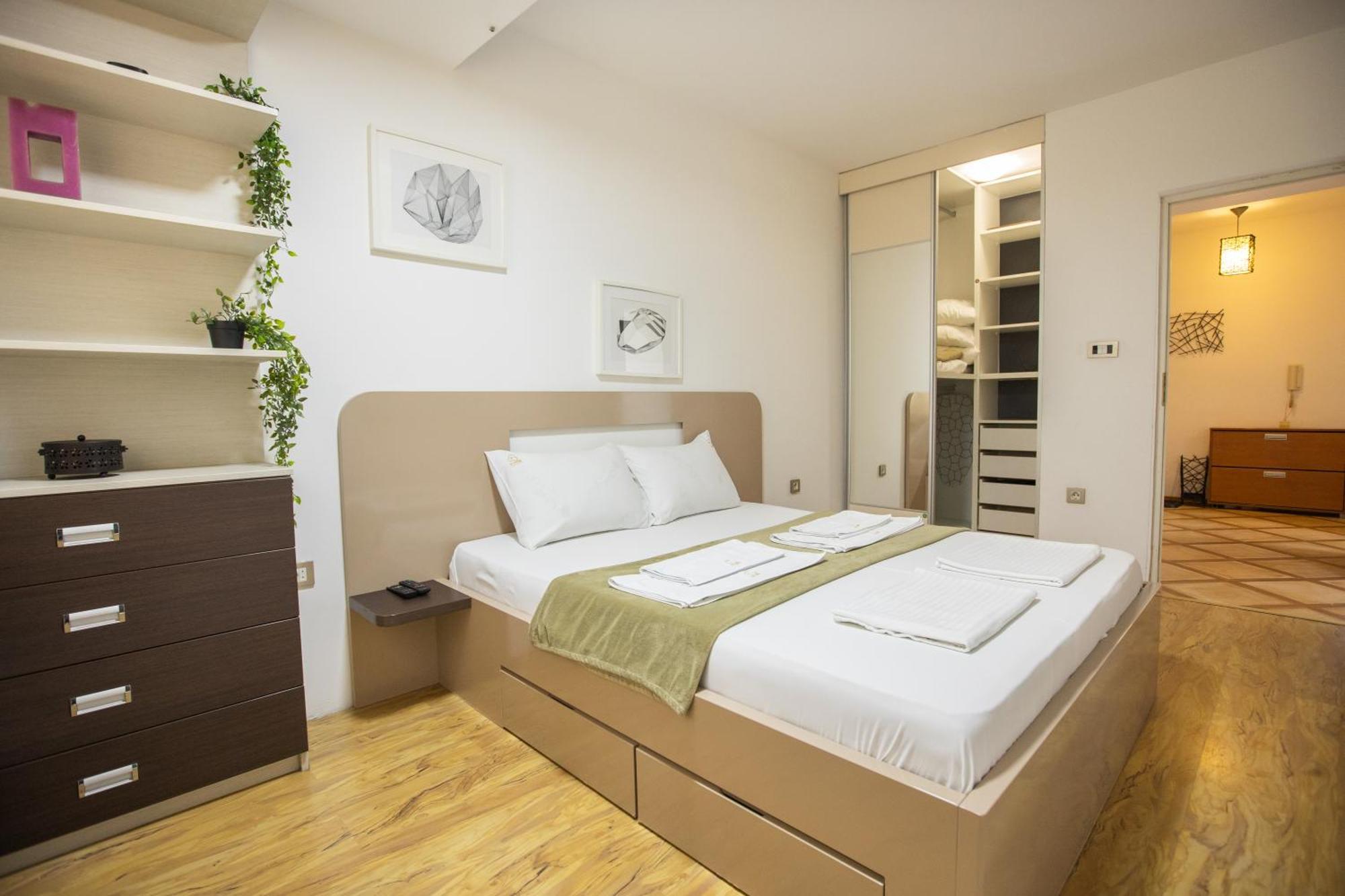 4 Rooms Apartments Nis Bagian luar foto