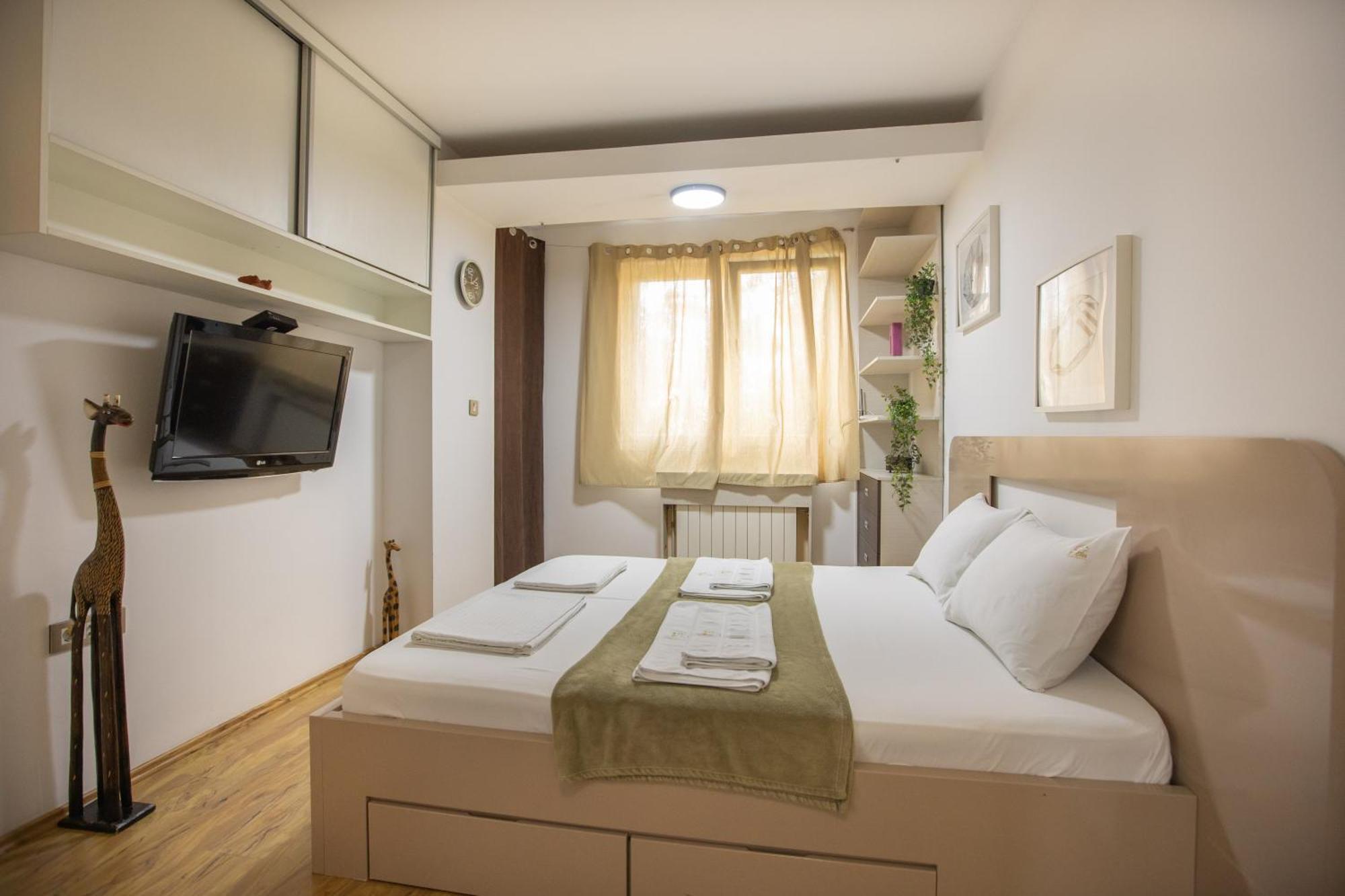 4 Rooms Apartments Nis Bagian luar foto