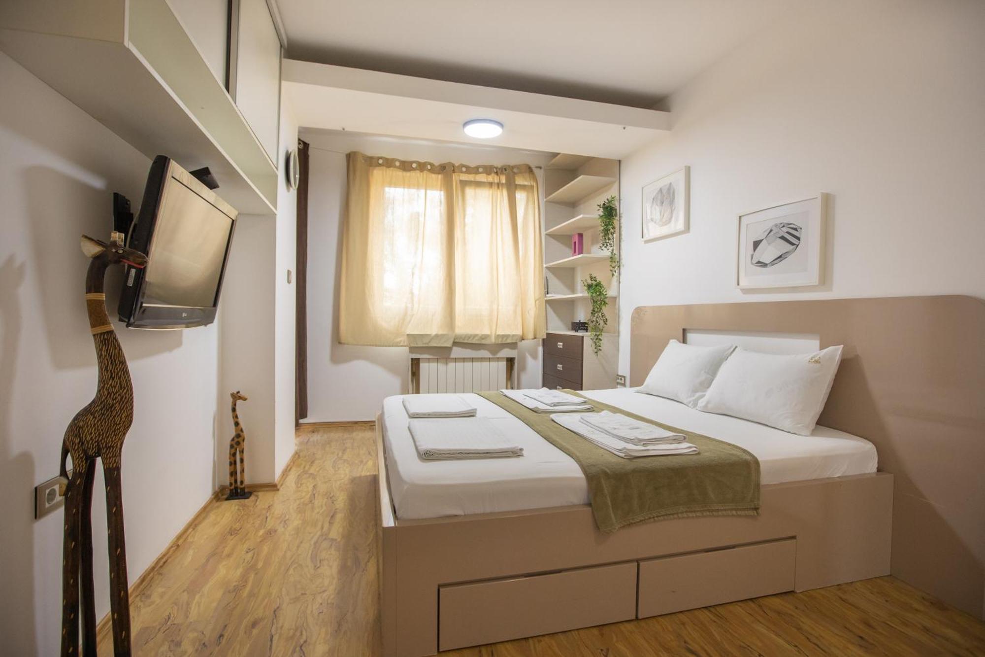 4 Rooms Apartments Nis Bagian luar foto