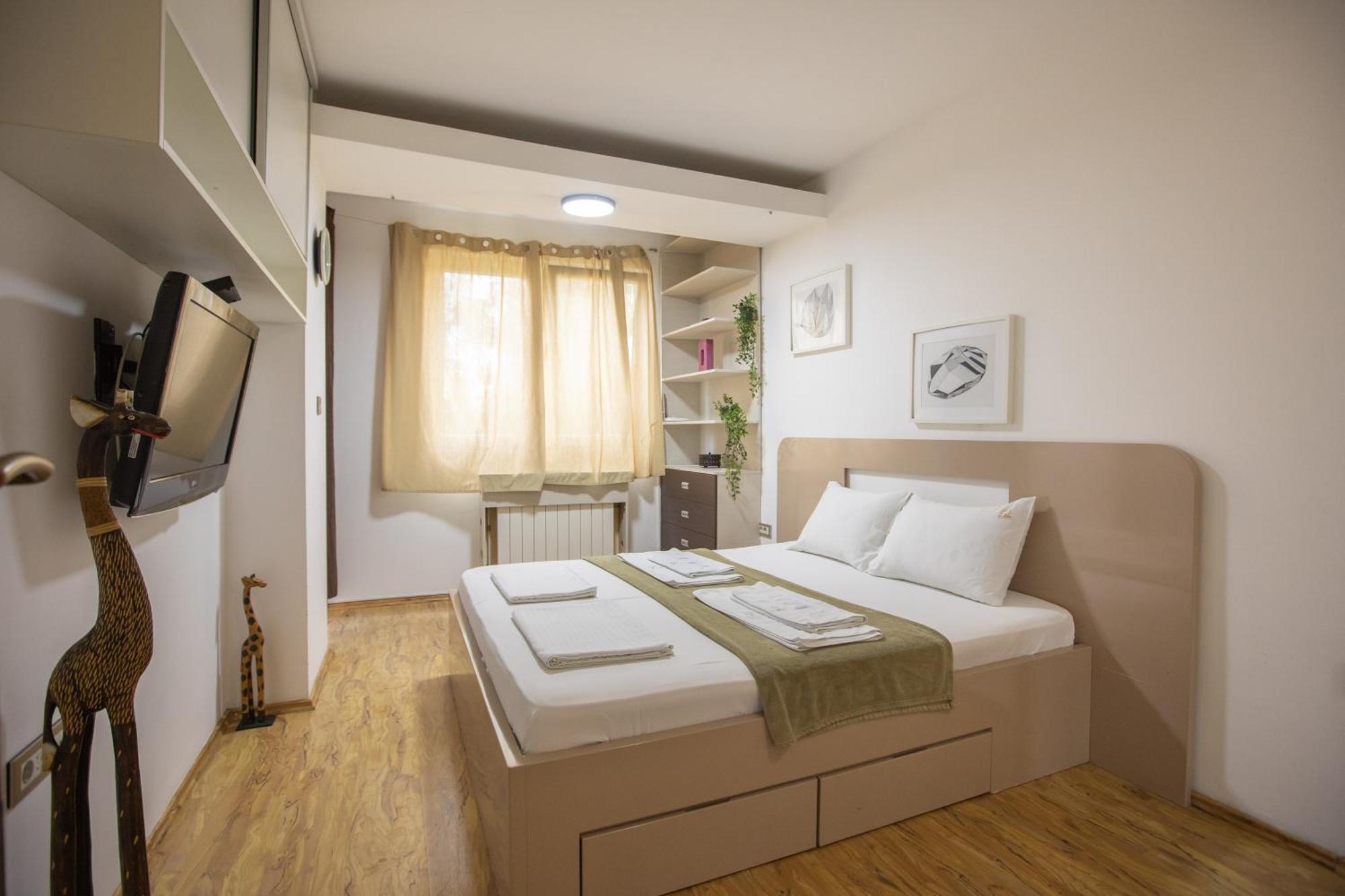 4 Rooms Apartments Nis Bagian luar foto