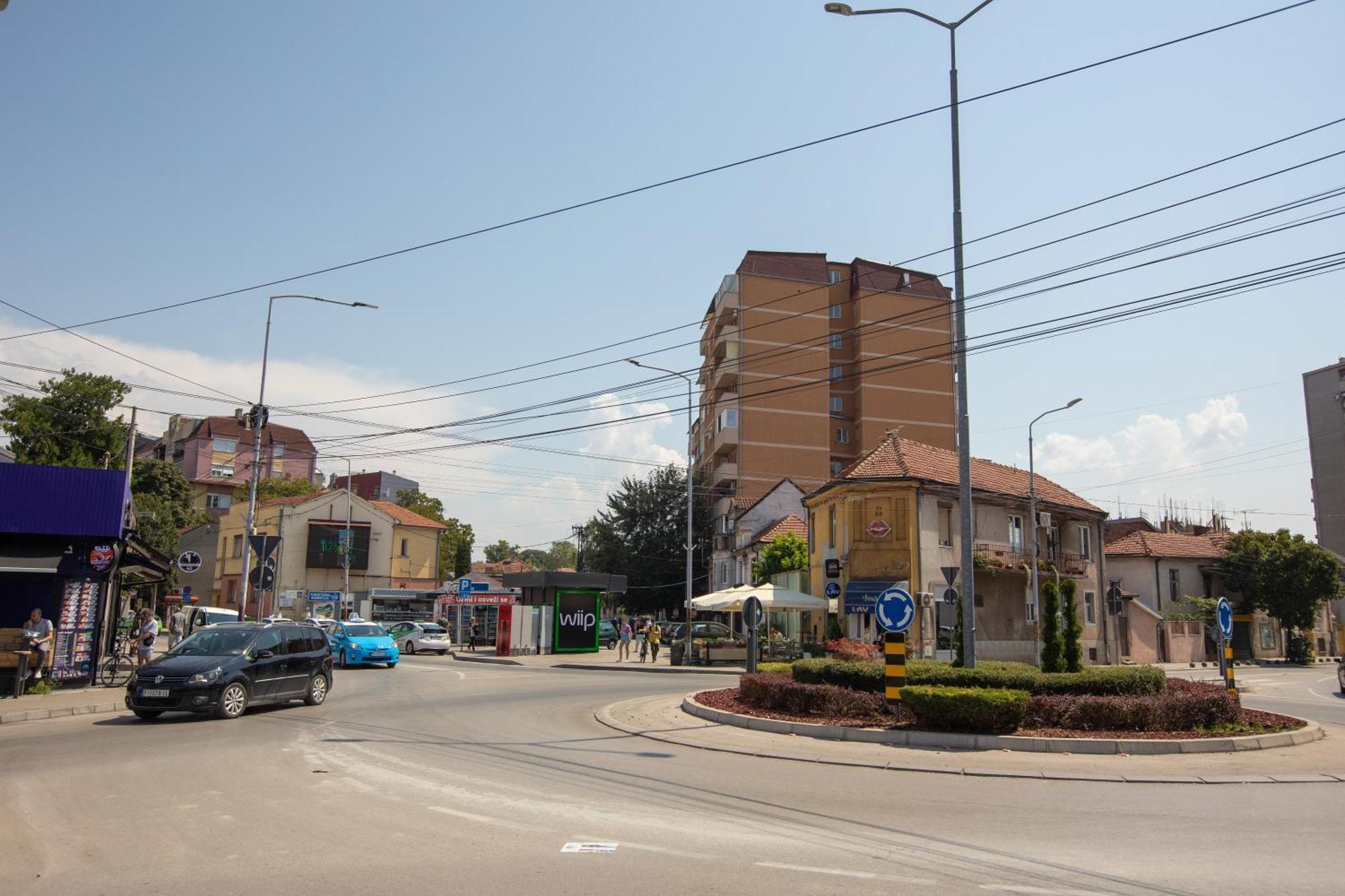 4 Rooms Apartments Nis Bagian luar foto