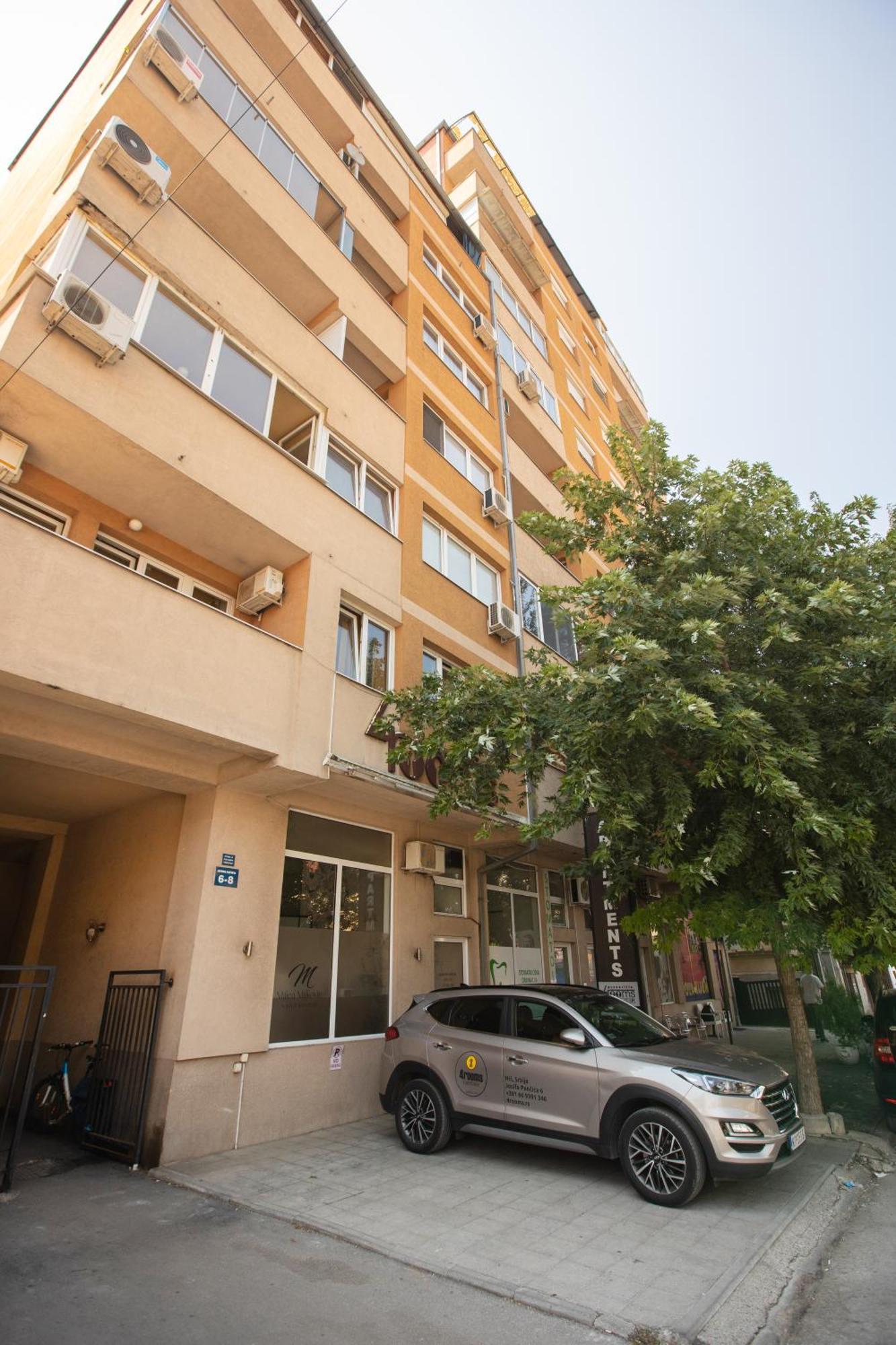 4 Rooms Apartments Nis Bagian luar foto