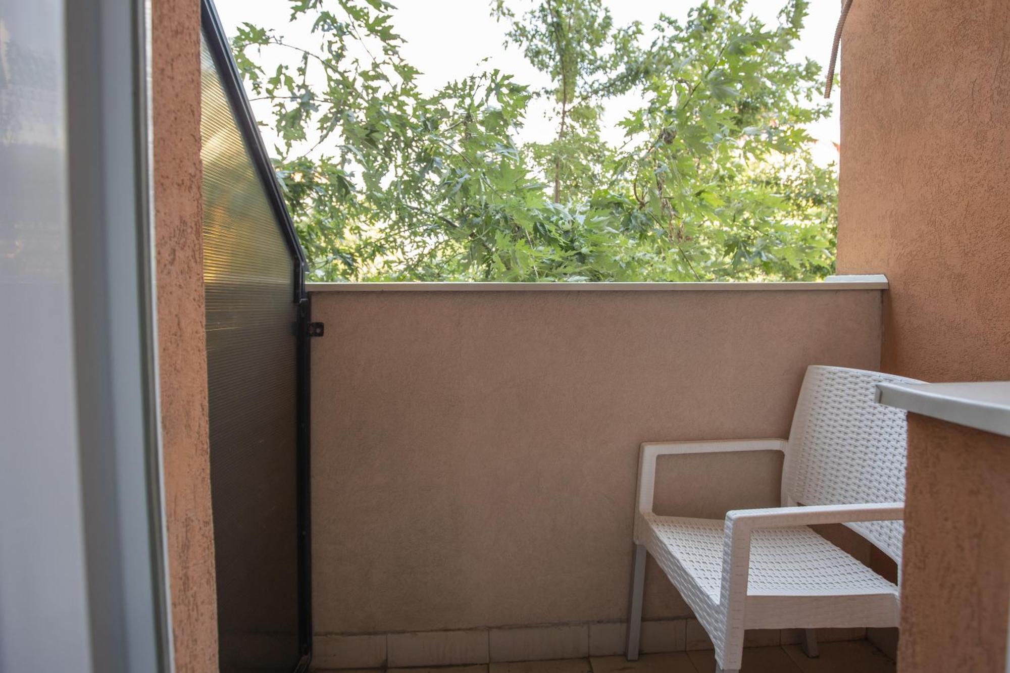 4 Rooms Apartments Nis Bagian luar foto