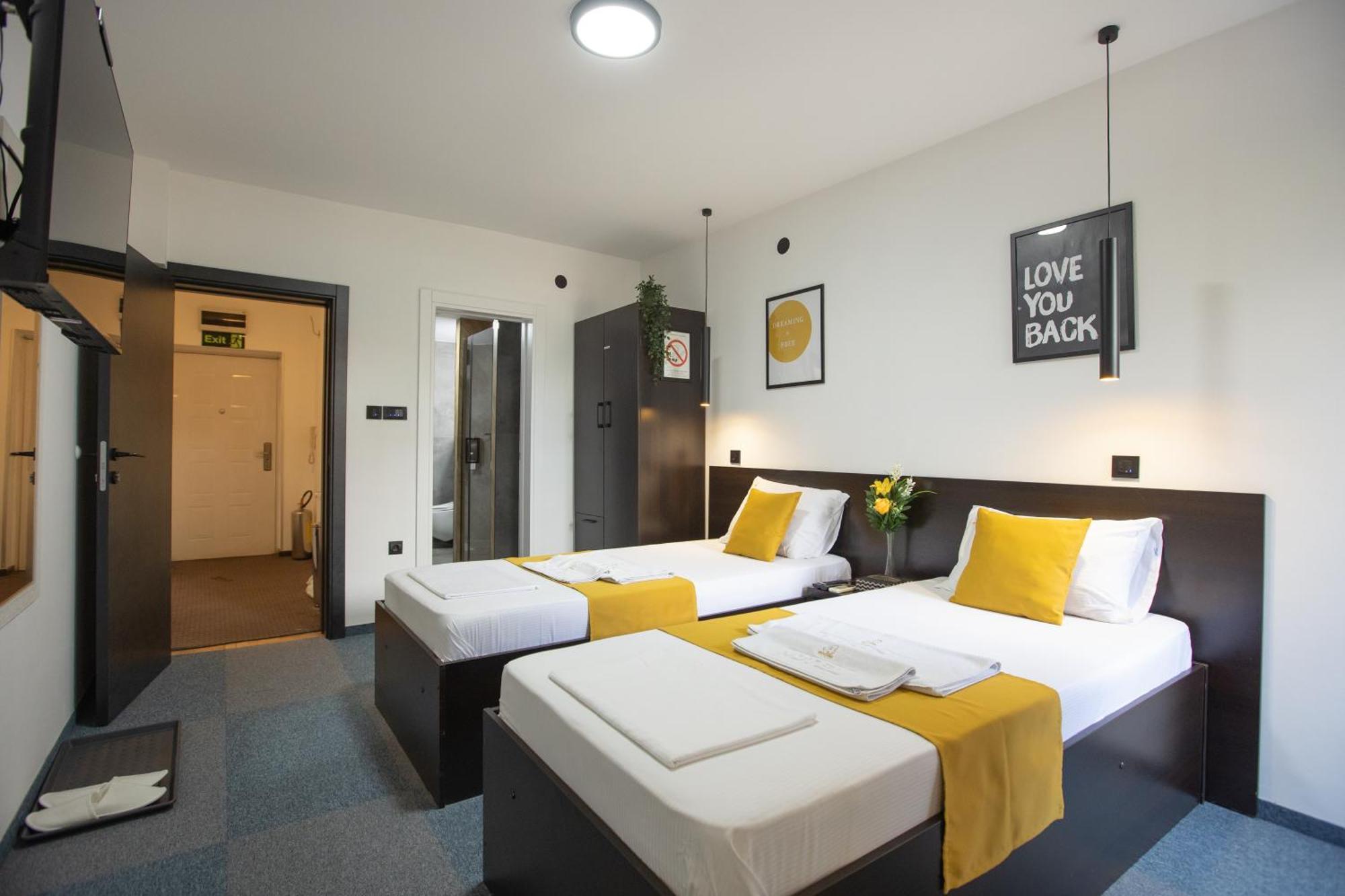 4 Rooms Apartments Nis Bagian luar foto
