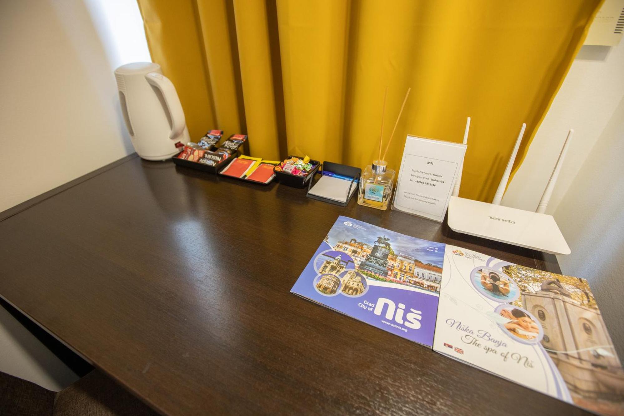 4 Rooms Apartments Nis Bagian luar foto
