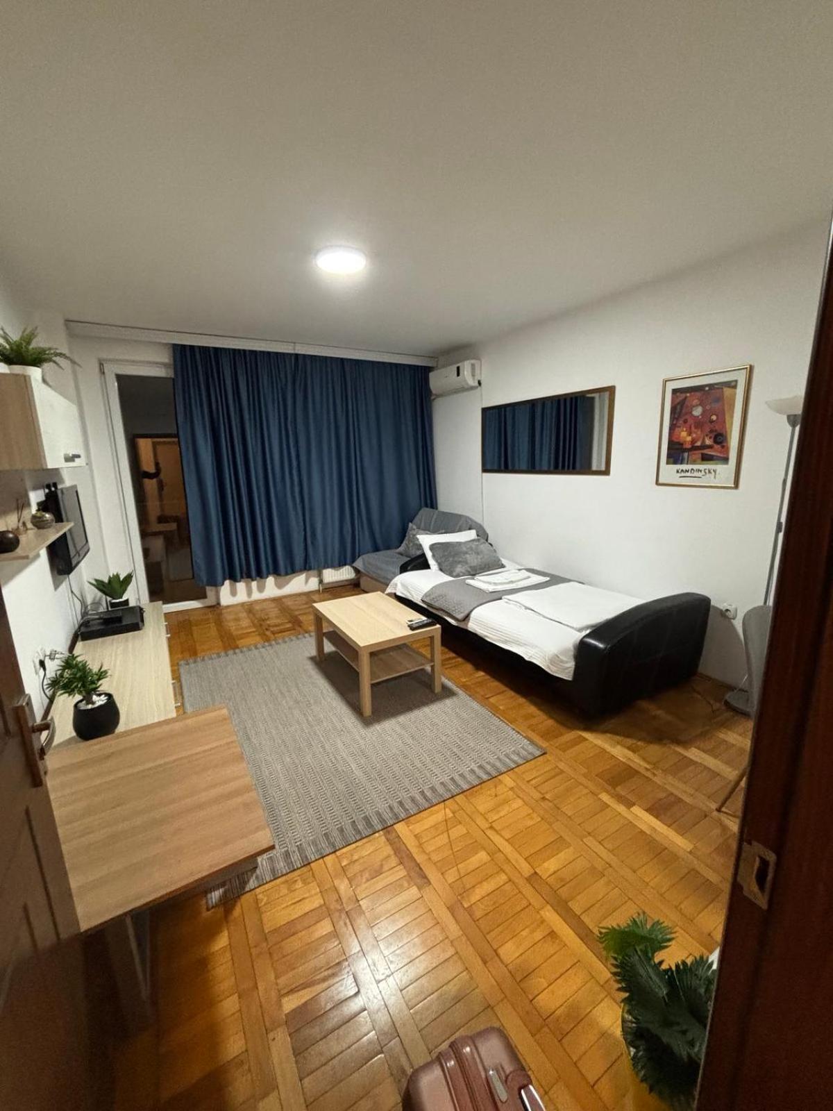4 Rooms Apartments Nis Bagian luar foto