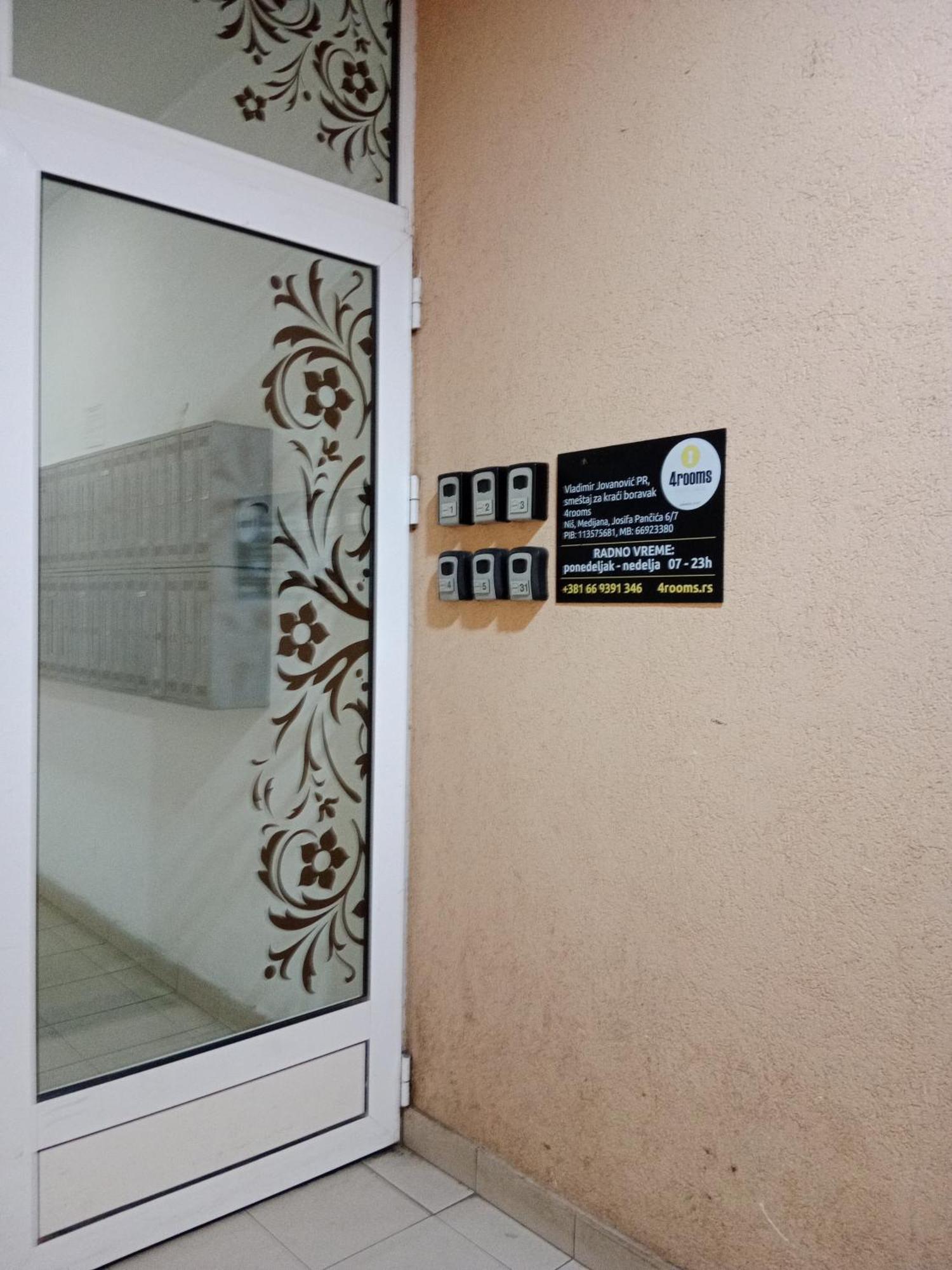 4 Rooms Apartments Nis Bagian luar foto